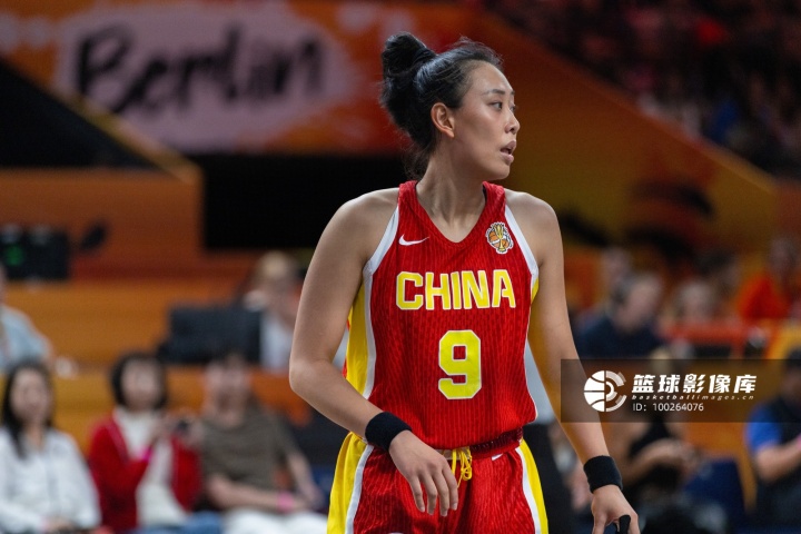 媒体人：中国女篮这比赛内容真的有太多需要总结的 但好在命够硬